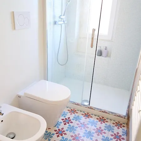 Cozy Pigneto Flat With Balcony * ローマ